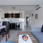 Vibes-1 By Interhome *